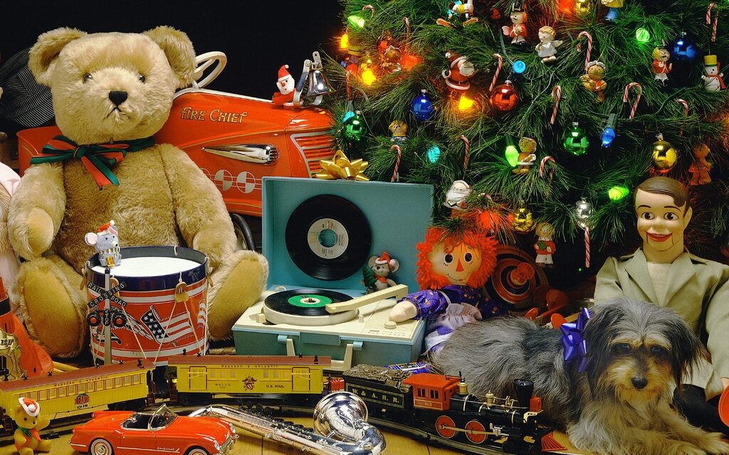 Cadouri de Craciun pentru copii. Ce aduce Mosul anul asta?!