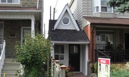 Case foarte mici, dar extrem de cochete. Tu ai locui aici?