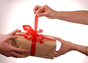 De ce sa oferi cadouri si de unde sa le cumperi?