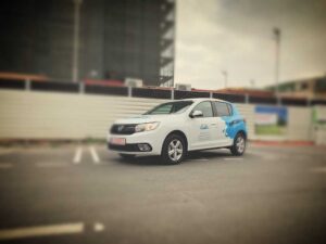 Avantajul decorarii unei masini cu autocolante pentru publicitate si nu numai