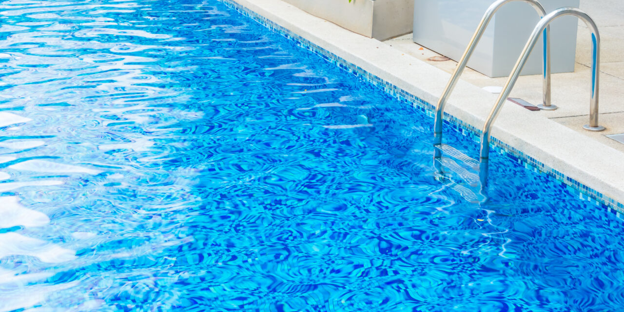 Piscină din beton, vinil sau fibră de sticlă?