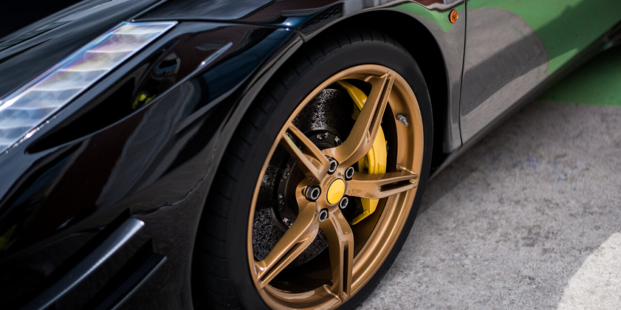 Cele mai ciudate culori de jante auto: Atrage priviri și ieși în evidență