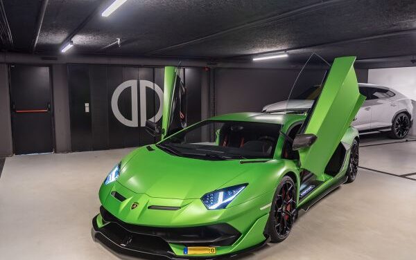 Lamborghini Aventador SVJ: o mașină de vis cu aerodinamică și tehnologie de ultimă generație