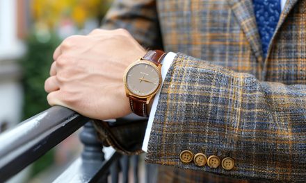 Pot amaneta un ceas fără cutie sau certificat original?