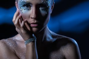 Swarovski produce cristale pentru echipamente optice sau telescoape