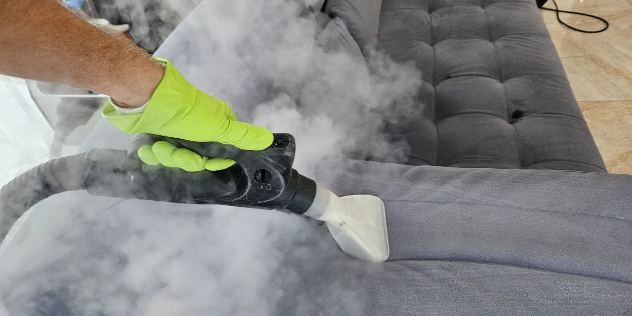 Cum îți protejezi locuința prin curățarea corectă a tapițeriei în Oradea