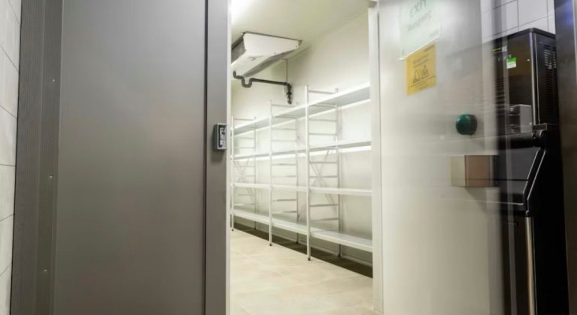 Uși Industriale BRUCHA: Soluții de Top pentru Spații Industriale din România