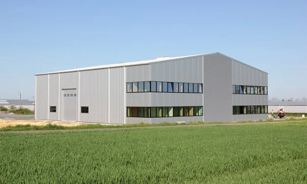 Partenerul tău de încredere în materiale pentru construcții, profile trapez, panouri termoizolante și uși industrial