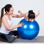 Poate kinetoterapia să îmbunătățească atenția și autocontrolul la copiii cu ADHD?