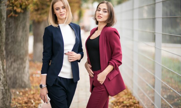Ce compleuri damă avantajează femeile minione? Ghid de croieli, proporții și combinații care funcționează